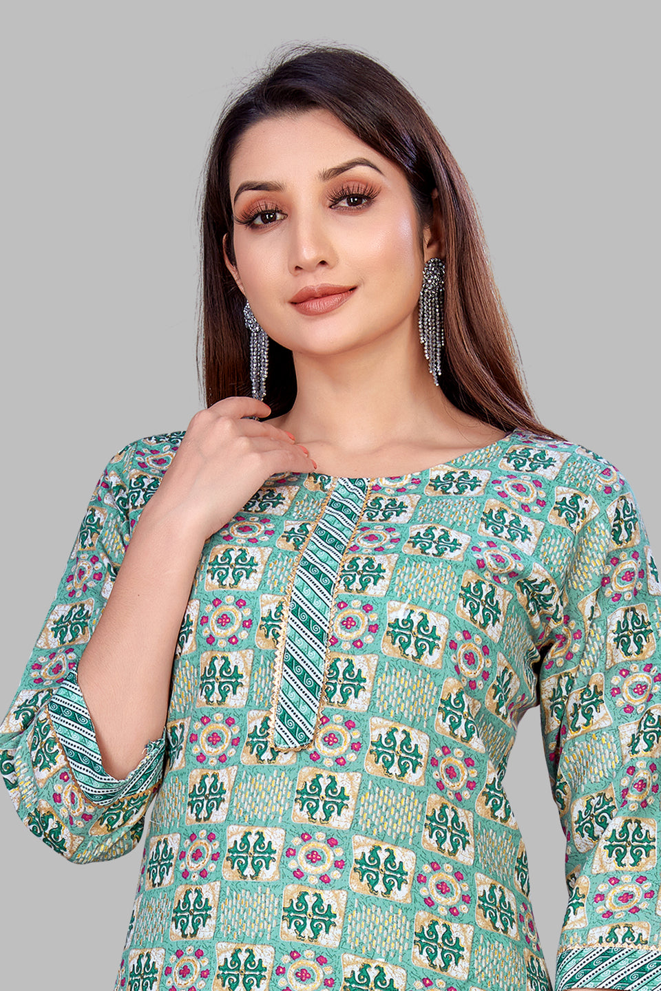 SUNDARNAARI Green Printed Cotton Blend Kurta Pyjama Set for Women - Comfortable & Stylish Traditional Wear