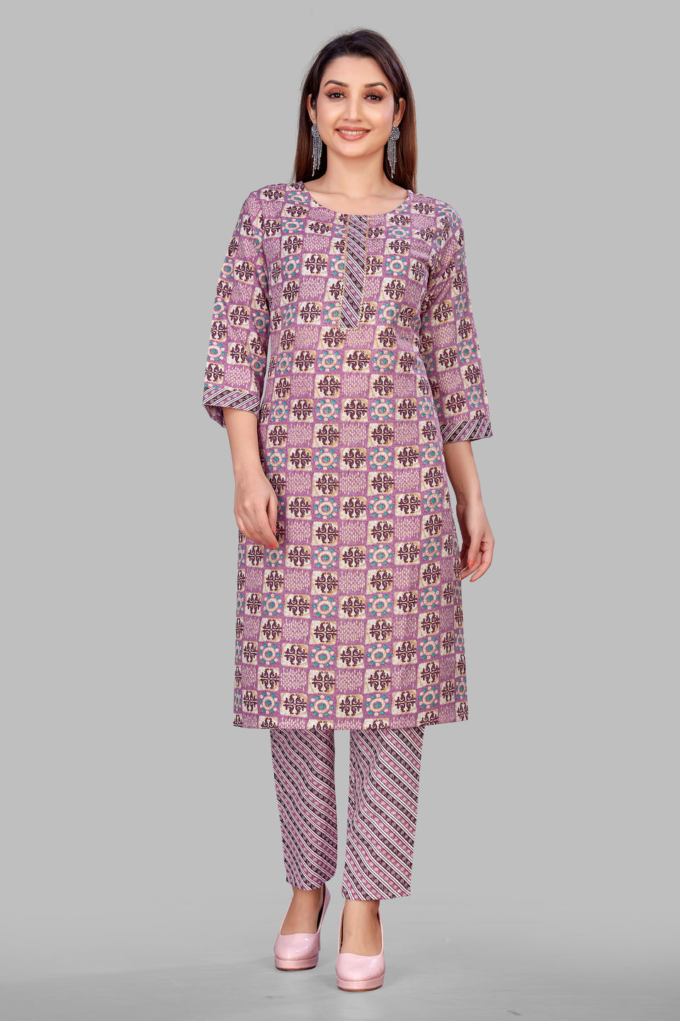 SUNDARNAARI Pink Printed Cotton Blend Kurta Pyjama Set for Women - Comfortable & Elegant Traditional Wear