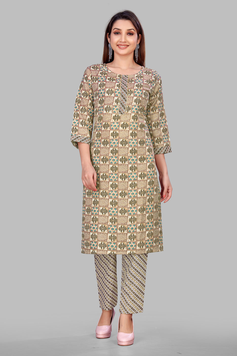 SUNDARNAARI Green Printed Cotton Blend Kurta Pyjama Set for Women - Elegant & Comfortable Traditional Wear