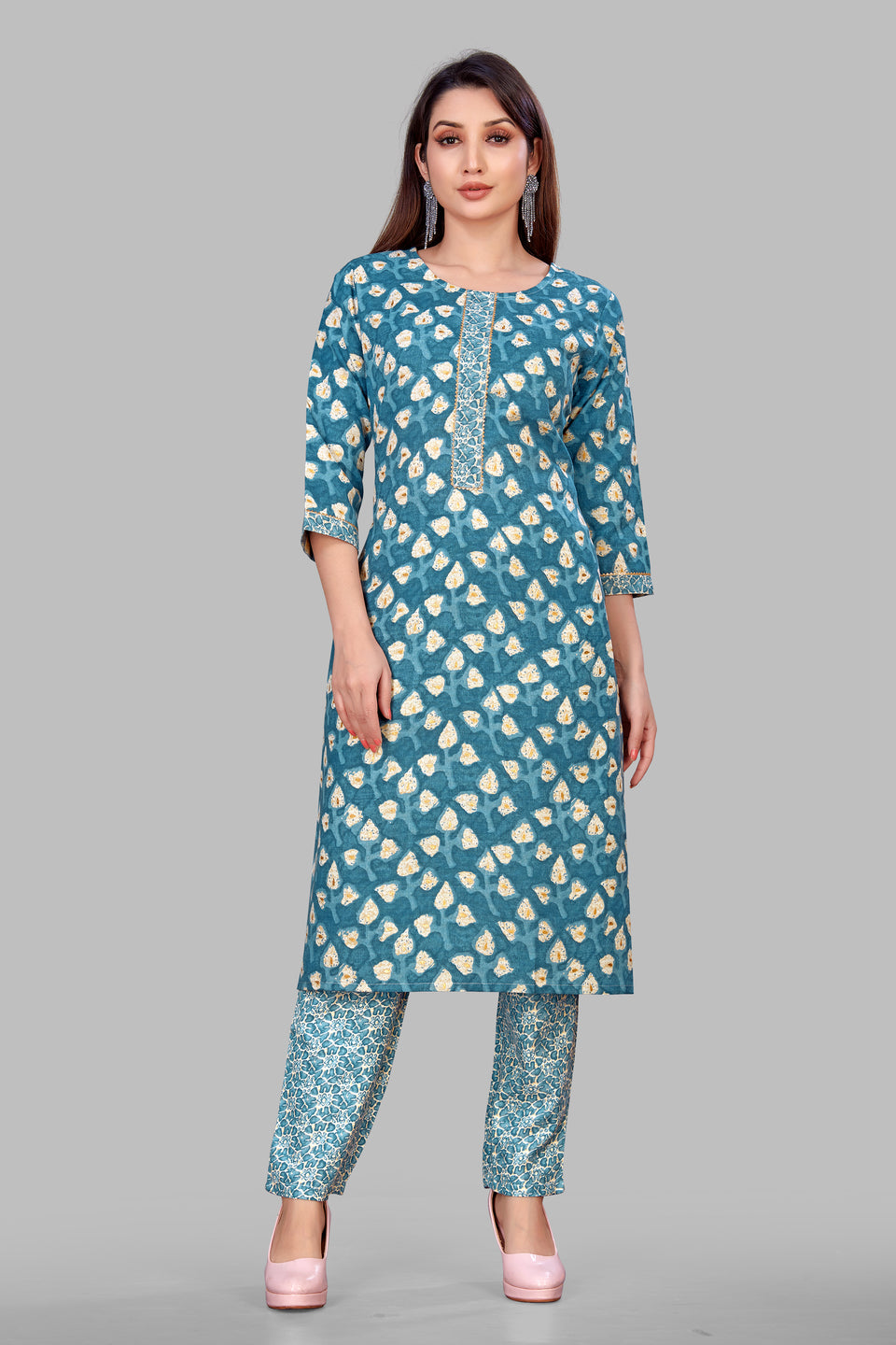 SUNDARNAARI Blue Printed Cotton Blend Kurta Pyjama Set for Women | Comfortable & Stylish | Ideal for Weddings & Festivals