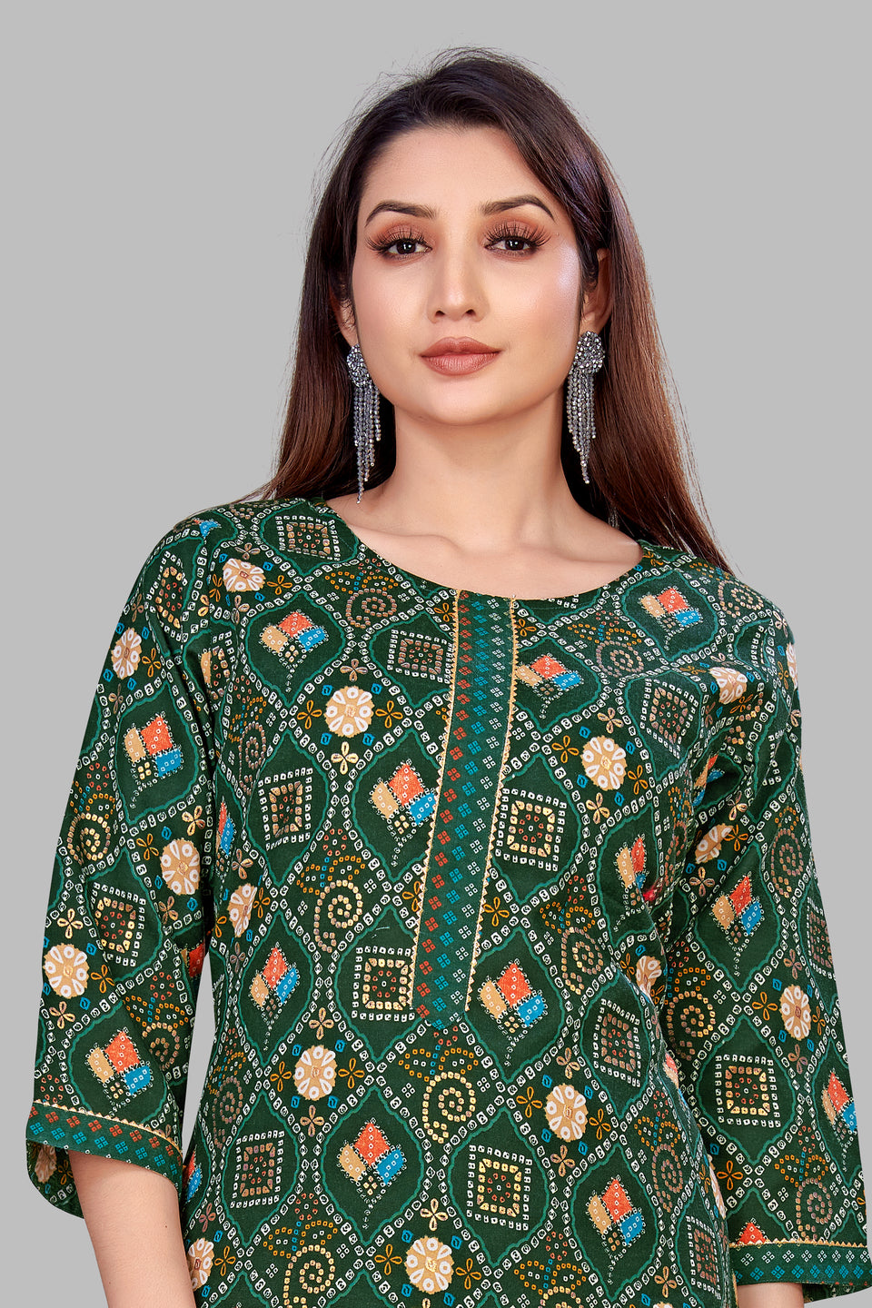 SUNDARNAARI Green Printed Cotton Blend Kurta Pyjama Set for Women | Stylish, Comfortable & Traditional Wear | Ideal for Festive Occasions