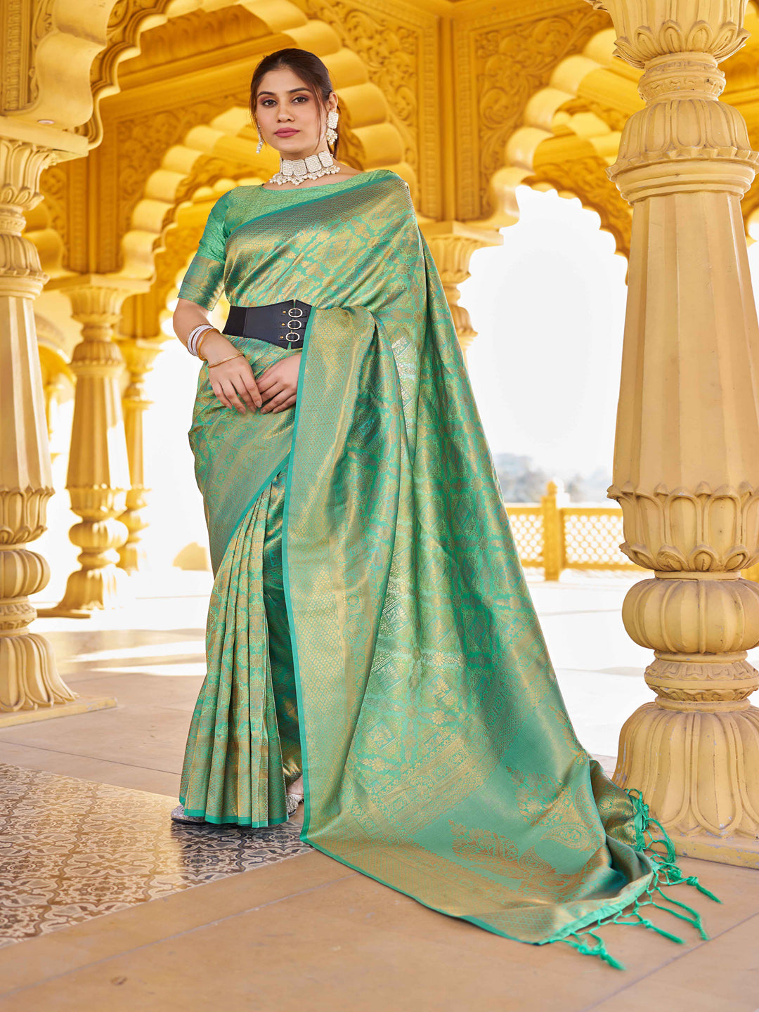 Swornof Womens Silk Saree With Blouse Piece - Green