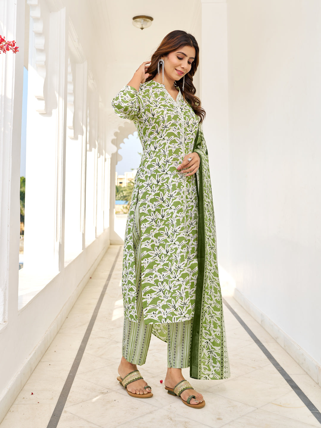 Green  Cotton Blend Kurta Set Printed by Vibe Vision