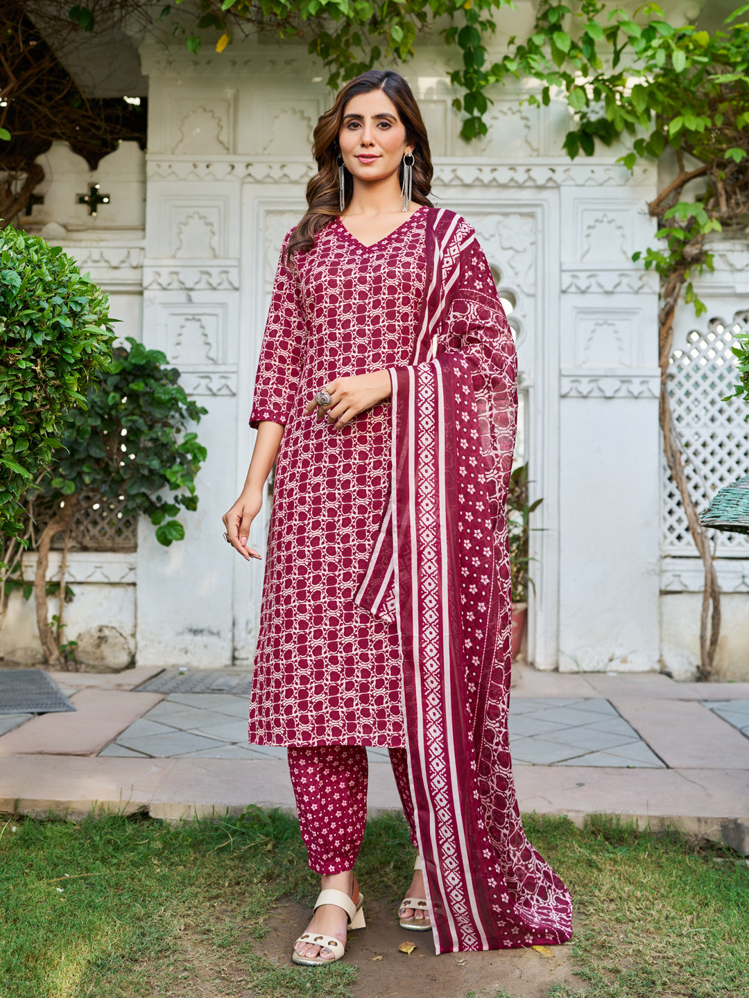 Red  Cotton Blend Kurta Set Printed by Vibe Vision