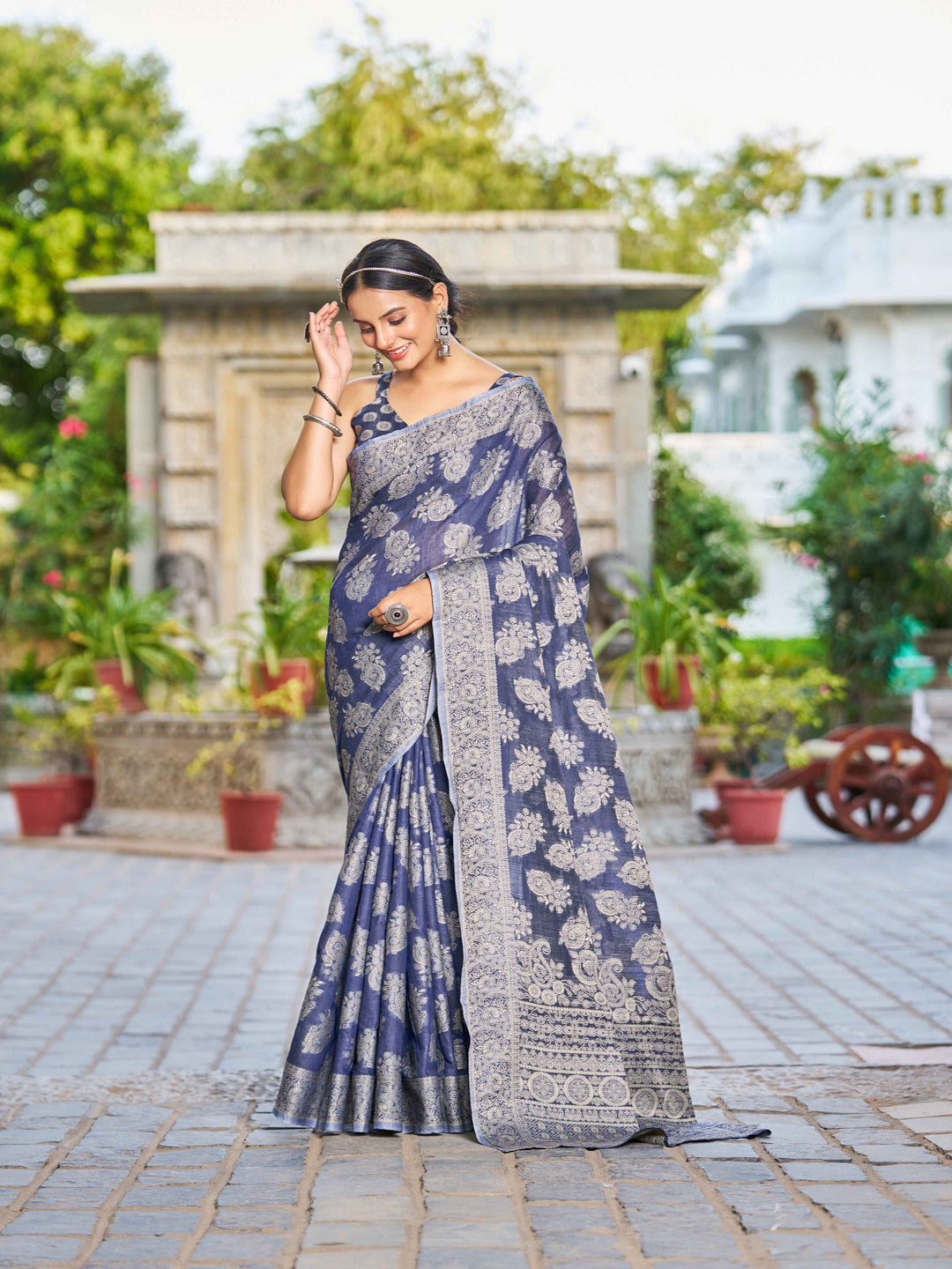 Swornof Women's Lucknowi Chikankari Linen cotton Woven Sarees - Blue