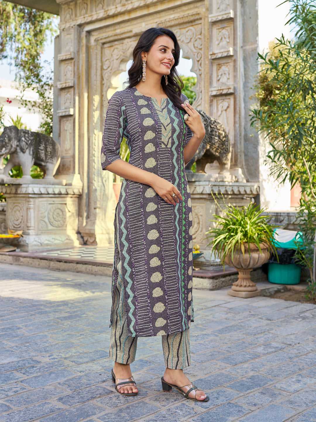 Grey  Cotton Blend Kurta Set Printed by Vibe Vision