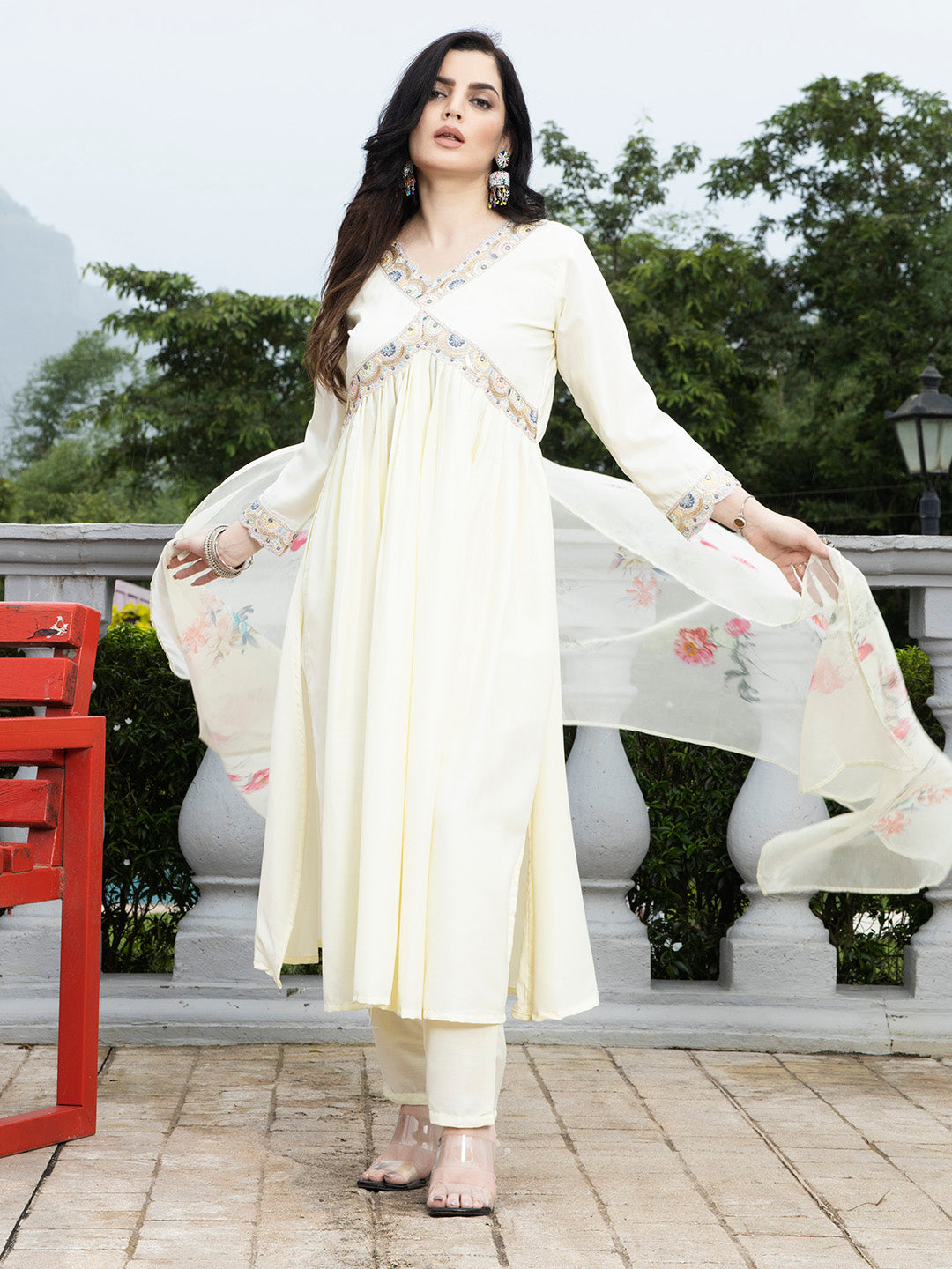 White Chinon Embroidered Kurta Set With Dupatta - Laxis