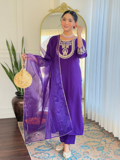 Women Purple Embroidered Kurta