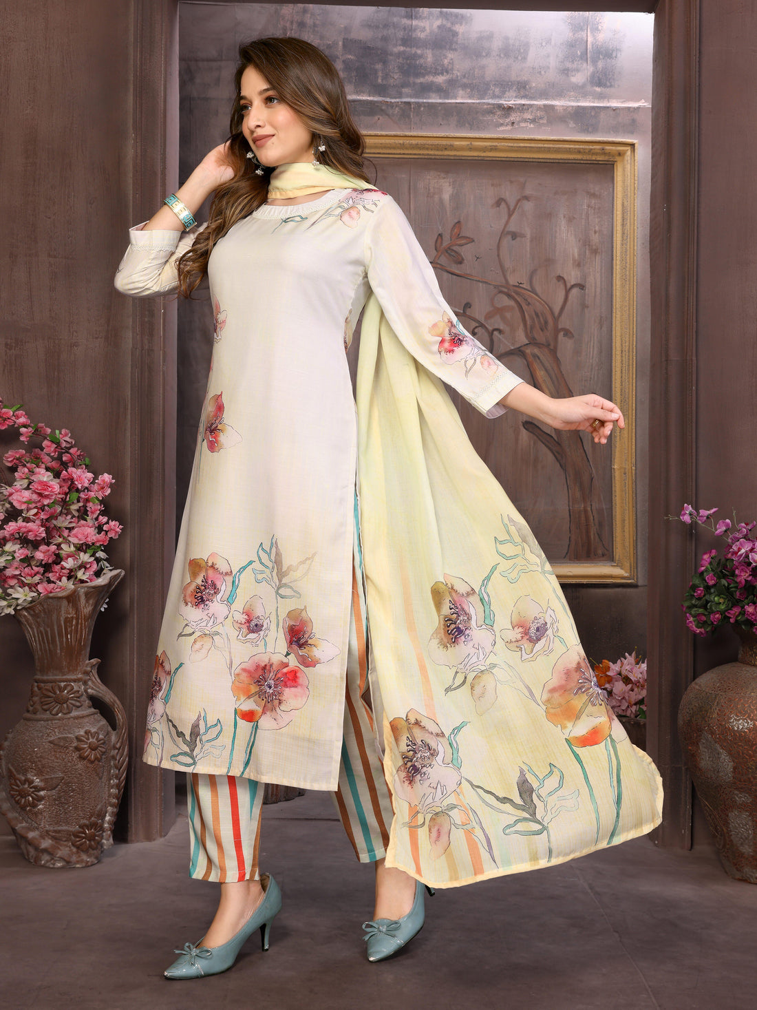 SUNDARNAARI Ivory Kurta Set for Women - Digital Print Viscose Rayon, Stylish and Comfortable, Perfect for Casual and Festive Occasions