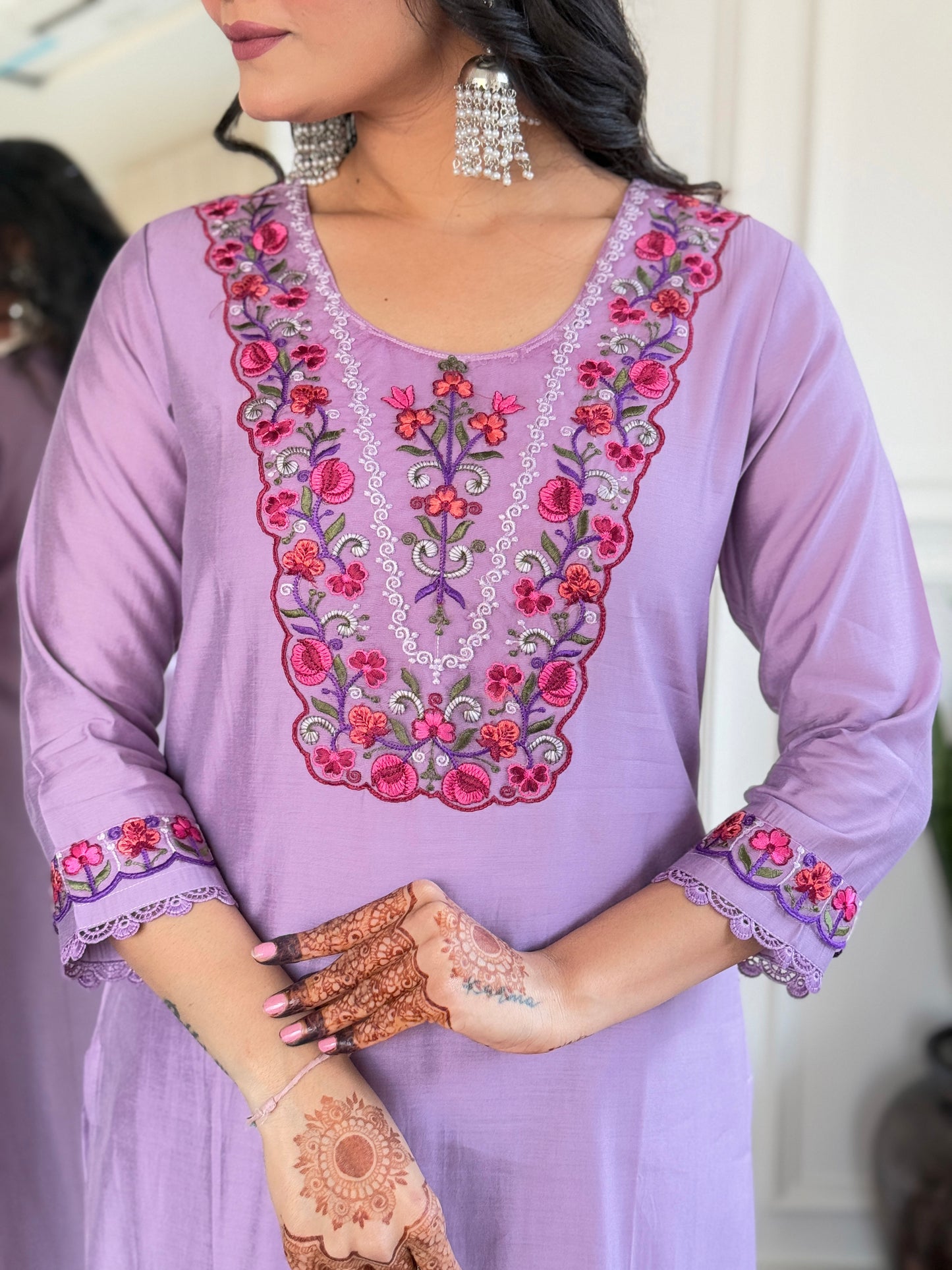Women Lavender Embroidered Kurti