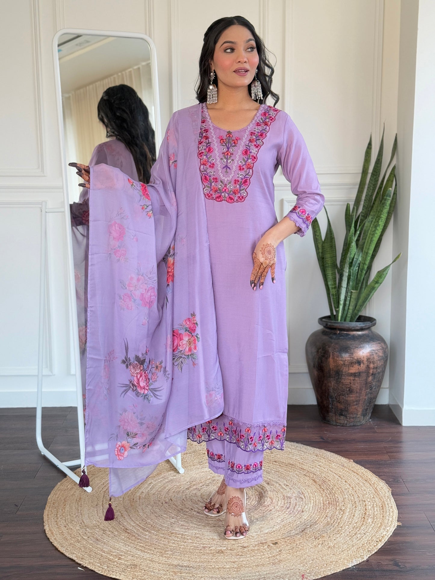 Women Lavender Embroidered Kurti