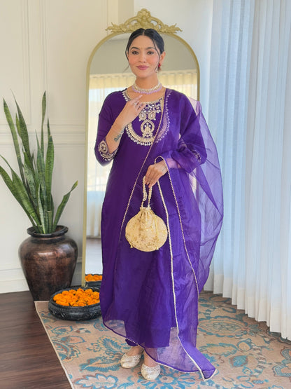 Women Purple Embroidered Kurta