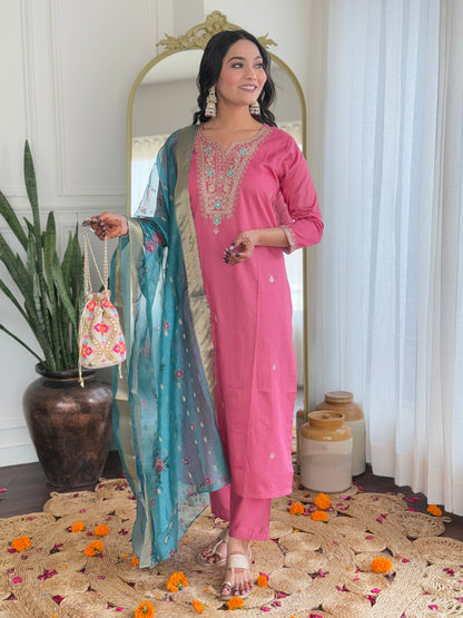 Women Pink Embroidered Kurta w