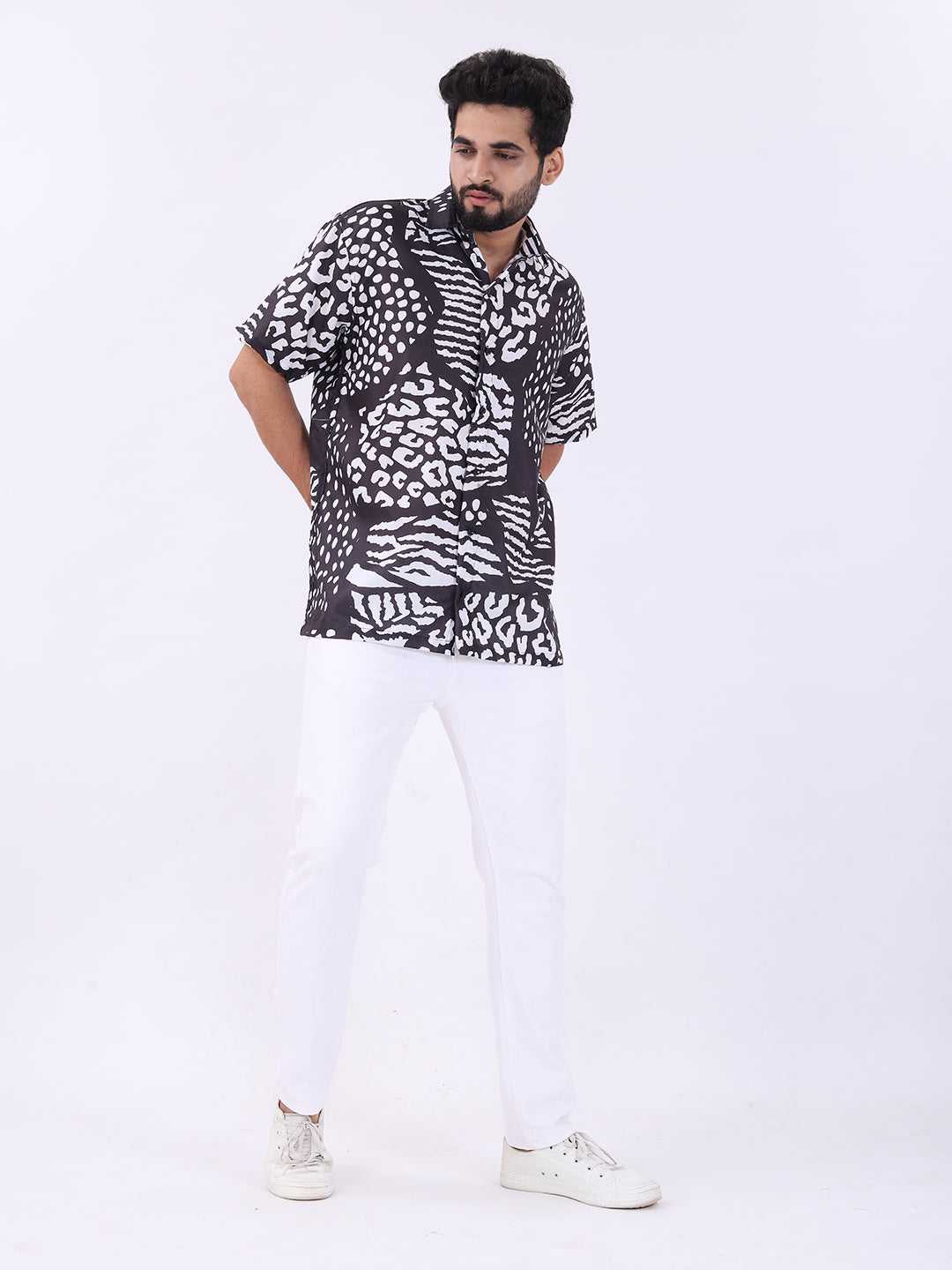 BOWLIFESTYLE Cotton Blend Regular Fit Printed Half Sleeves Men's Casual Shirt.