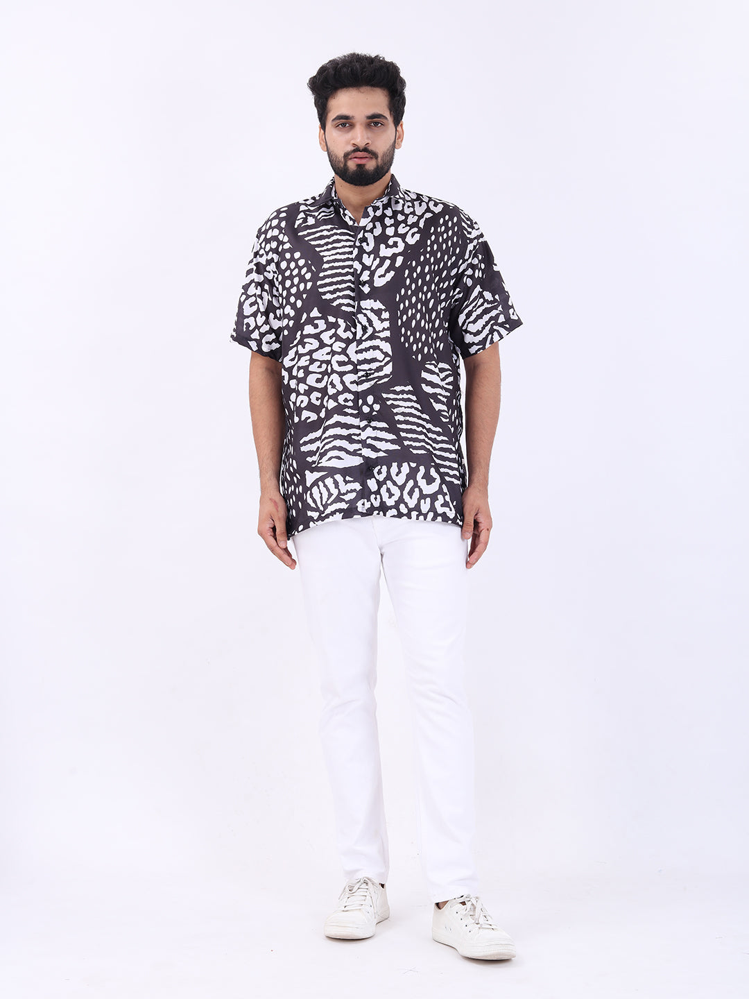 BOWLIFESTYLE Cotton Blend Regular Fit Printed Half Sleeves Men's Casual Shirt.