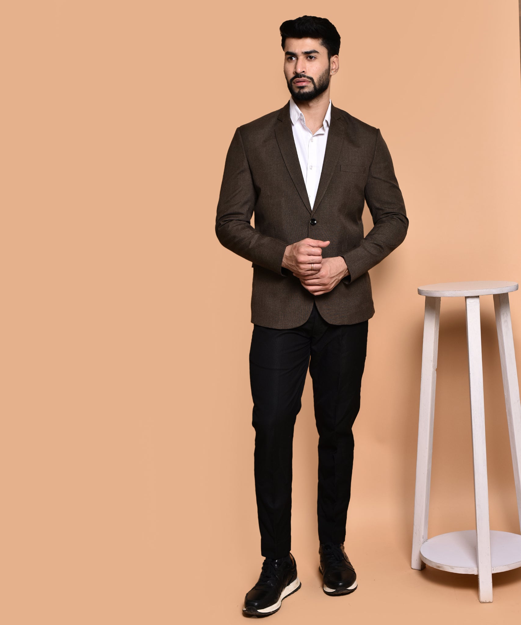 BOWLIFESTYLE Brown Cotton Blend Solid Blazer