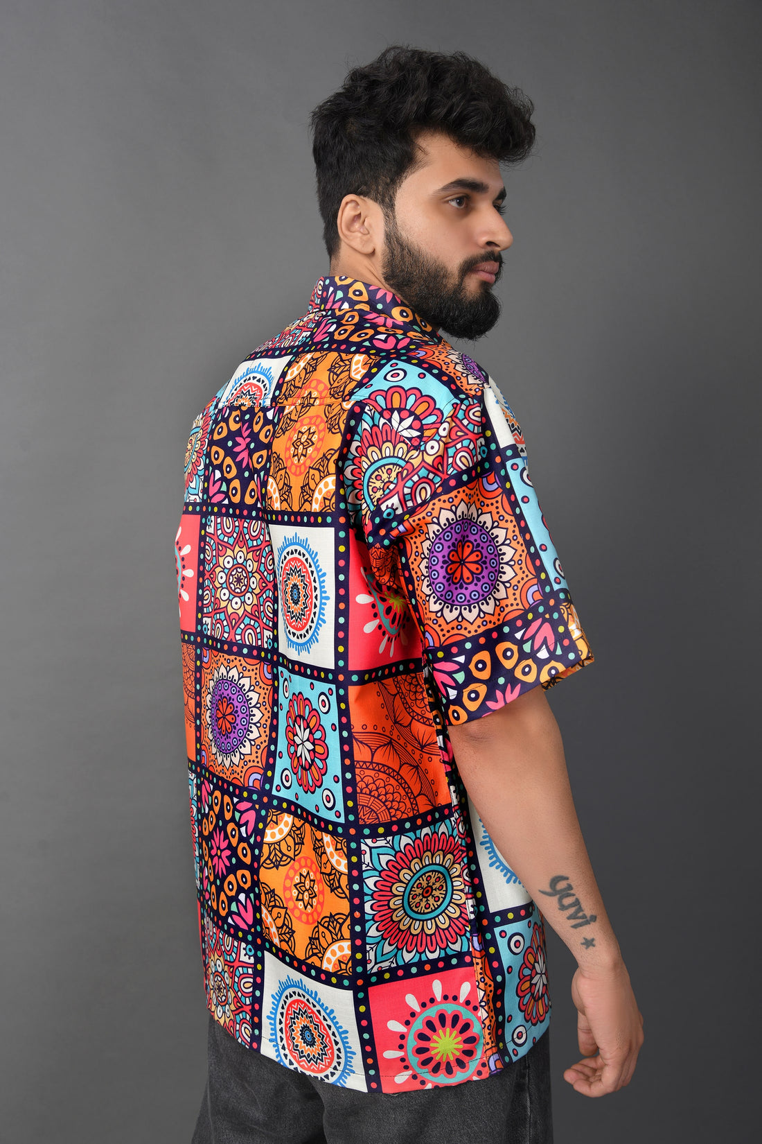 BOWLIFESTYLE Men Printed Casual Multicolor Shirt.