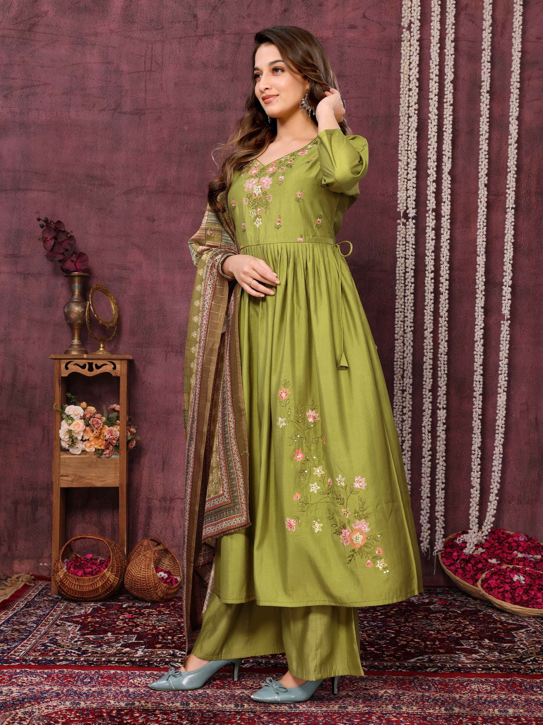 SUNDARNAARI Green Organic Cotton Embroidered Kurta Set - Eco-Friendly & Elegant Design